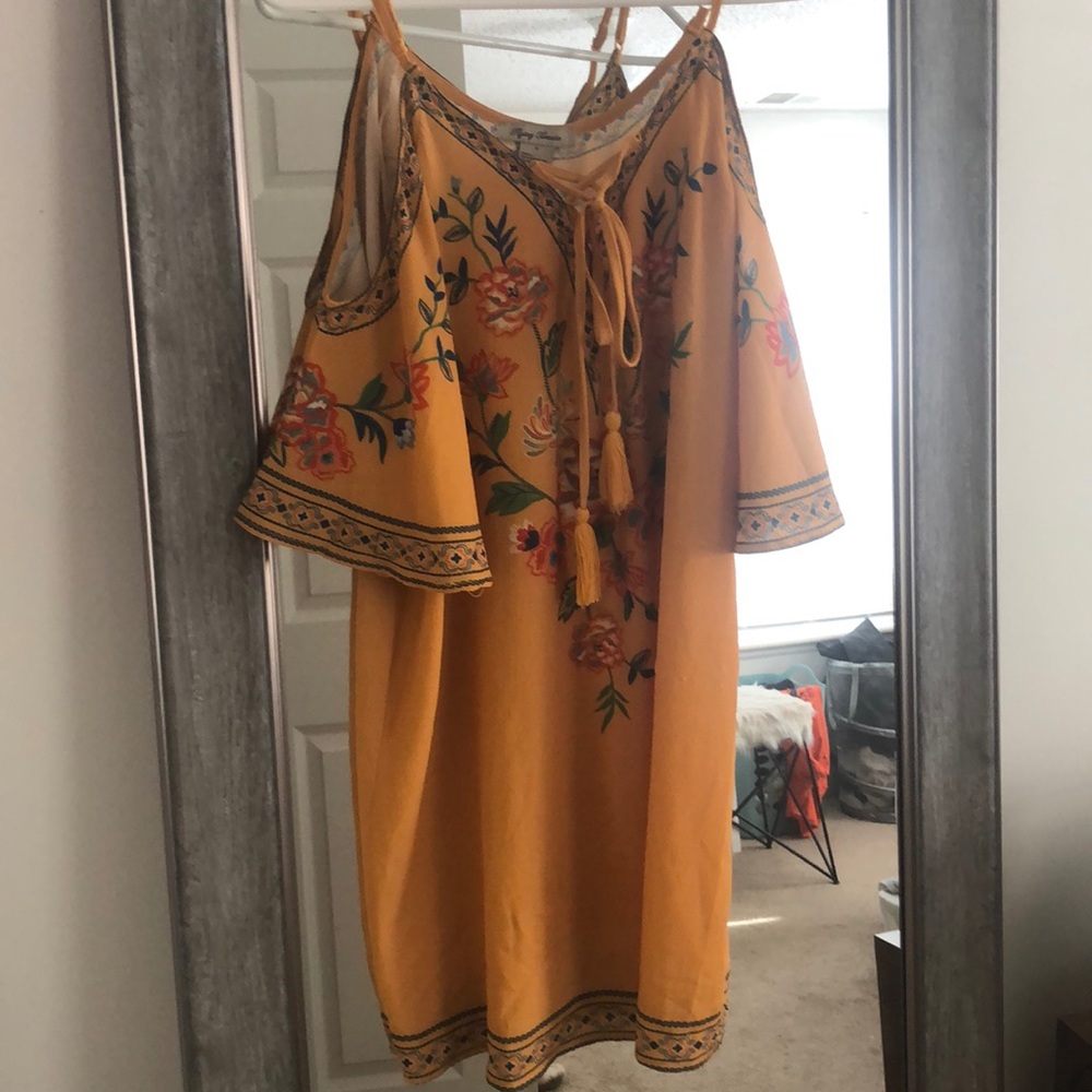 DRESS